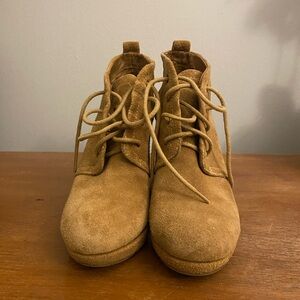 Jessica Simpson Catcher Suede Wedge Booties Size 5.5 Tan